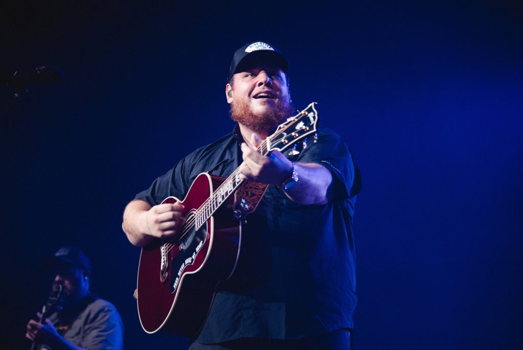 Beautiful Crazy Lyrics - Luke Combs