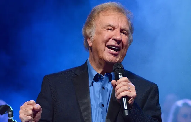 Because He Lives Lyrics - Bill & Gloria Gaither